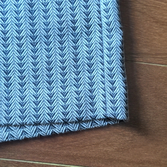 Banana Republic Black and White Patterned Shorts - Picture 4 of 7